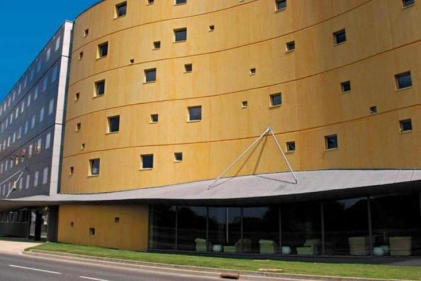 Standing Hotel Suites By Actisource Roissy-en-France Exteriér fotografie