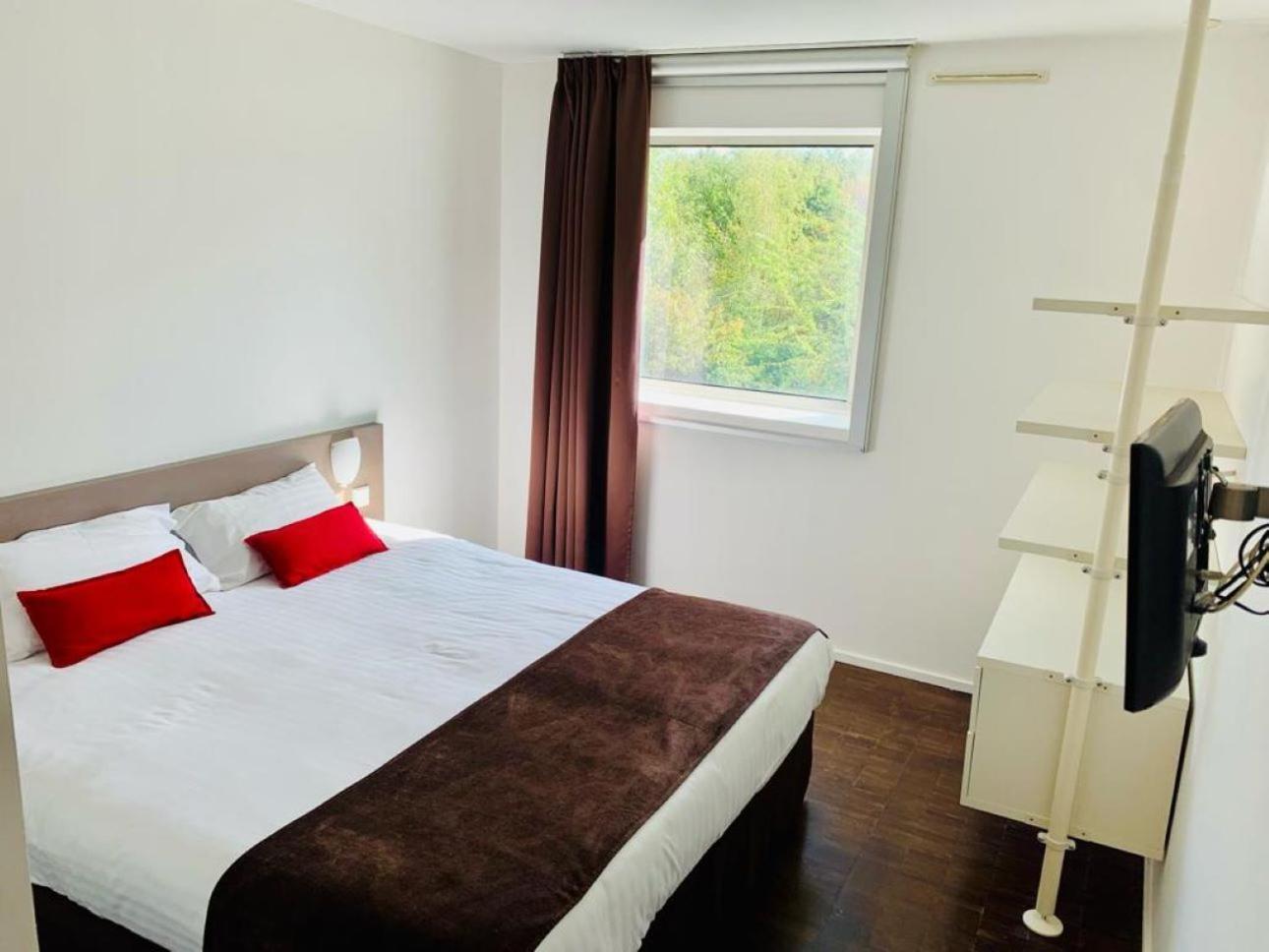 Standing Hotel Suites By Actisource Roissy-en-France Exteriér fotografie